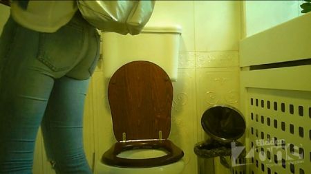 [Image: q8x1r24zc7yb.jpg]