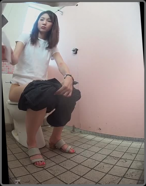 [Image: Voyeur.Toilet.Spy.1.28.png]