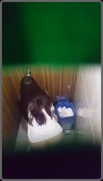 [Image: Voyeur.Toilet.Spy.1.29.png]