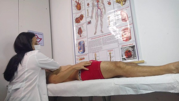 Married_Nurse_has_her_first_Patient_with_an_Erect_Penis_4k.mp4_snapshot_05.11.156.jpg