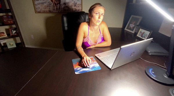 Son Pays Off His Credit Card Debt – Lauryn Mae aka Sexy_Gemini_Milf 4k