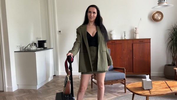 Hot Mom Forgot to Put on Panties in Bed HD 1080p
