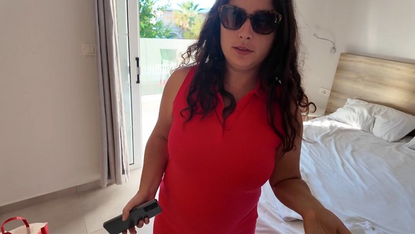 Sharing A Hotel Room With My Sexy Mom is A Risky Endeavor HD 1080p