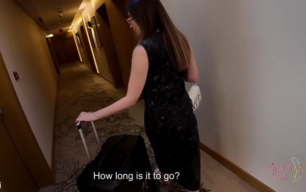 Son Couldnt Resist His Hot Mom in A Hotel Room HD 1080p