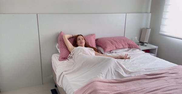 Sharing My Bed With My Big-Butted Mother HD 1080p