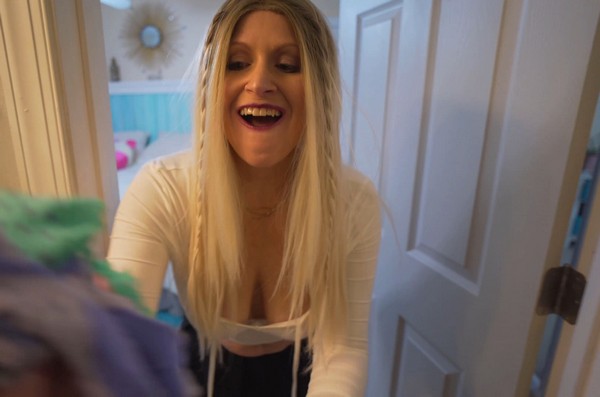 Mom-Son Dirty Panty Tease Facial – TabithaXXX 4K